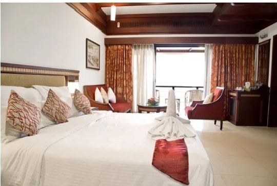 Sterling Lake Palace Alleppey property image